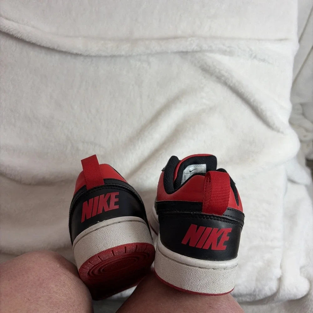 Size 5.5 Y Nike GS Big Kids Court‎ Borough Low Recraft Red/black Sneakers Shoes